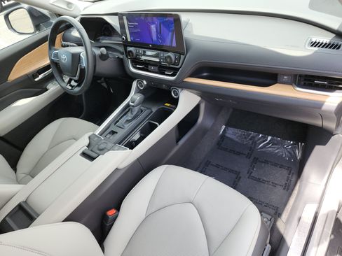 Used 2026 Toyota Grand Highlander AWD Hybrid image 17