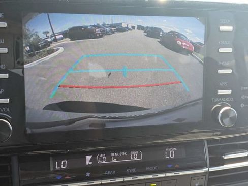 Used 2024 Toyota Sienna XLE FWD image 22