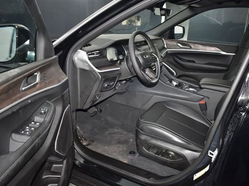New 2026 Jeep Grand Cherokee Limited AWD/4WD image 12