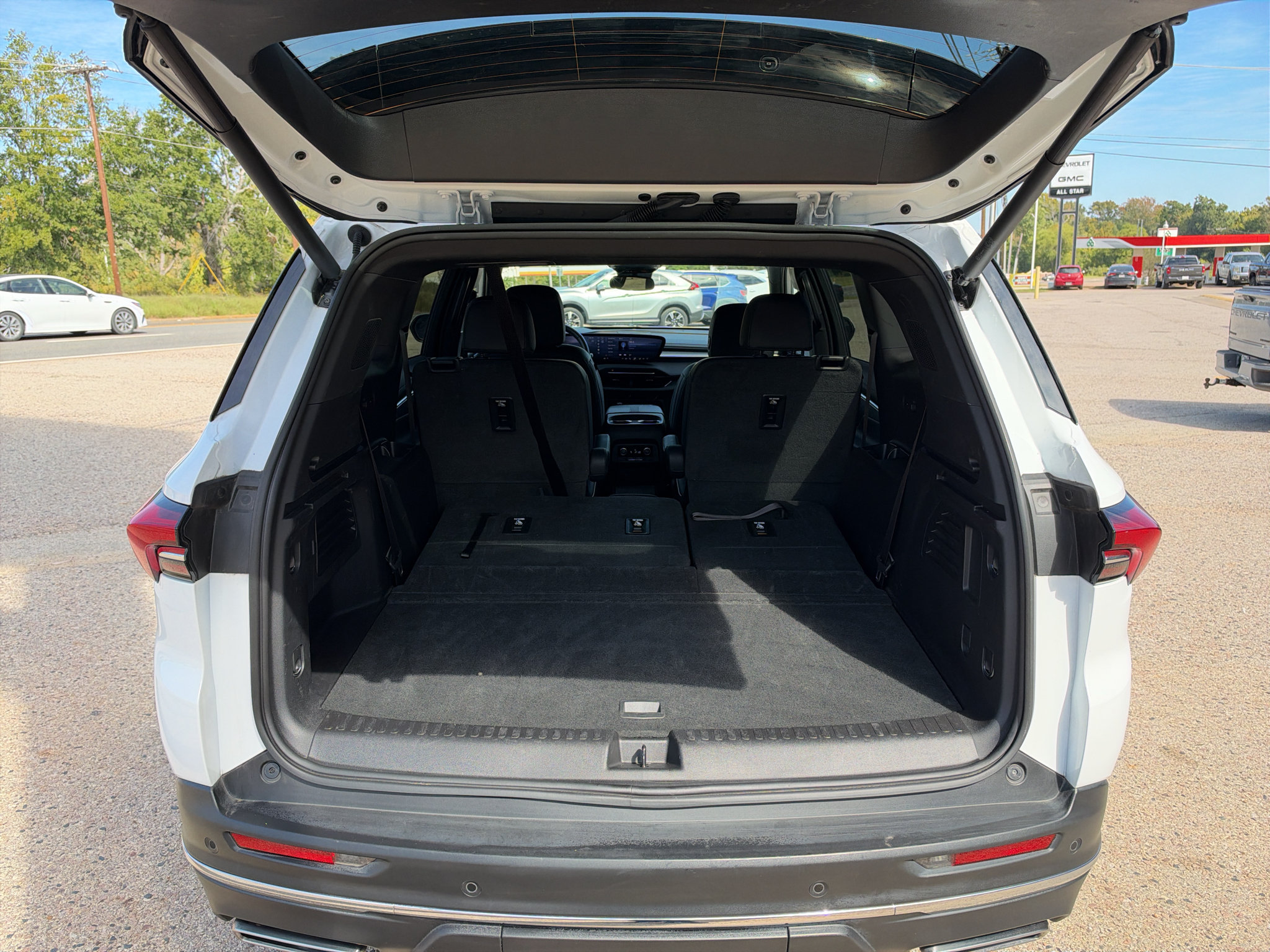 Used 2026 Buick Enclave Preferred FWD image 11