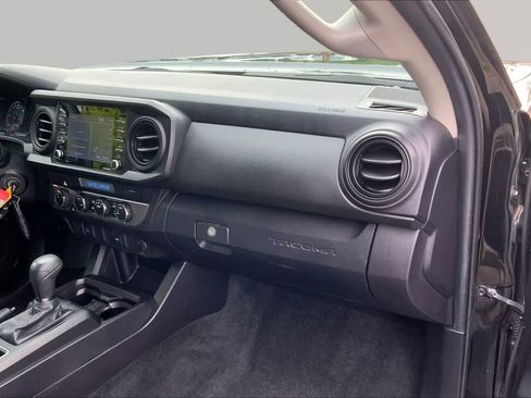 Used 2021 Toyota Tacoma SR AWD/4WD image 18