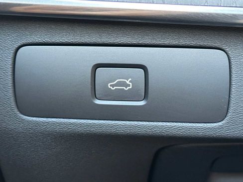 Used 2025 Volvo XC90 B6 Ultra w/ Lounge Package image 41