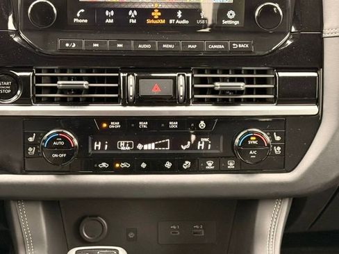 Certified 2025 Nissan Pathfinder Platinum image 31