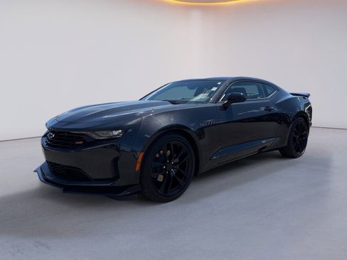 Used 2024 Chevrolet Camaro LT RWD image 7