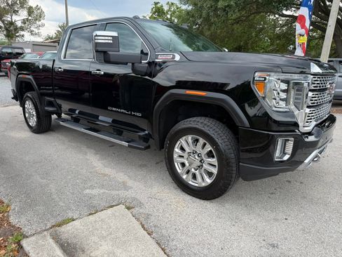 Used 2022 GMC Sierra 2500 Denali w/ Denali Ultimate Package AWD/4WD image 3