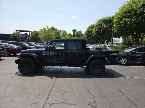 Used 2021 Jeep Gladiator Sport AWD/4WD image 3