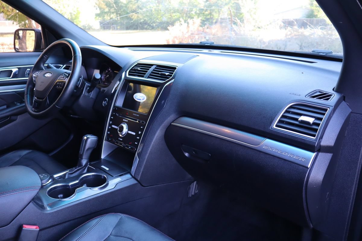 Used 2017 Ford Explorer Sport AWD/4WD image 17