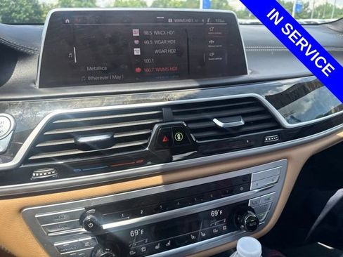 Used 2021 BMW 740i xDrive w/ M Sport Package AWD/4WD image 7