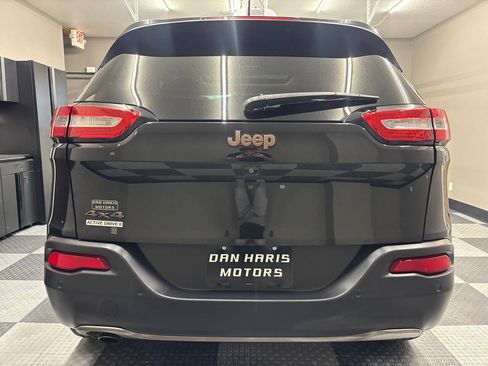Used 2016 Jeep Cherokee 75th Anniversary AWD/4WD image 9