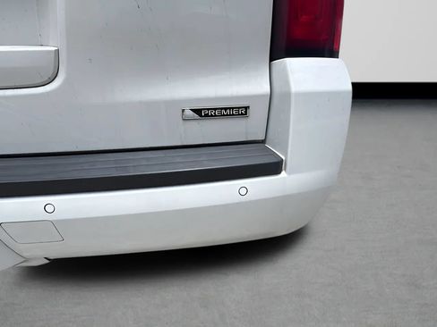 Used 2018 Chevrolet Tahoe Premier AWD/4WD image 14