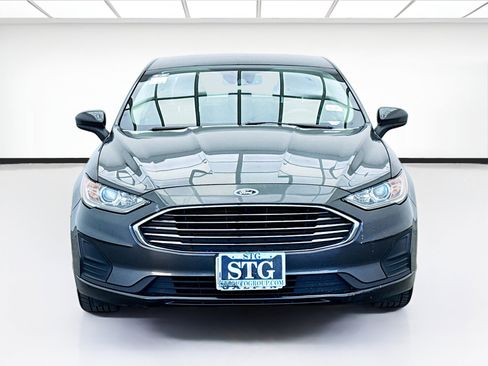 Used 2019 Ford Fusion SE image 2
