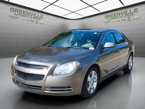 Used 2010 Chevrolet Malibu LT image 2