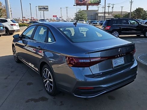 New 2026 Volkswagen Jetta SE FWD image 7
