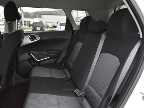 Used 2024 Kia Soul LX w/ Option Group 015 image 16