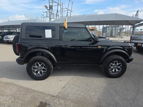 Used 2024 Ford Bronco Badlands image 7