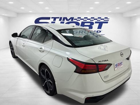 Used 2024 Nissan Altima 2.5 SR w/ SR Premium Package image 7