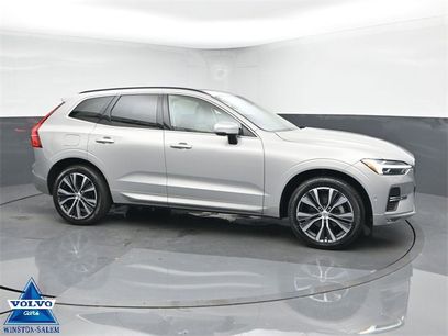 Used 2022 Volvo XC60 B5 Momentum w/ Advanced Package