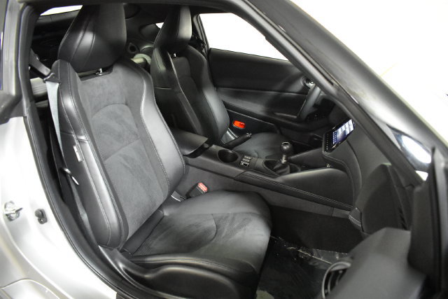 Certified 2024 Nissan Z Performance w/ Floor Mat Package RWD image 34