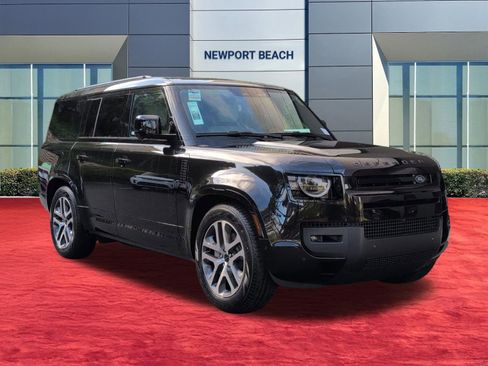 New 2026 Land Rover Defender 130 X-Dynamic SE image 8