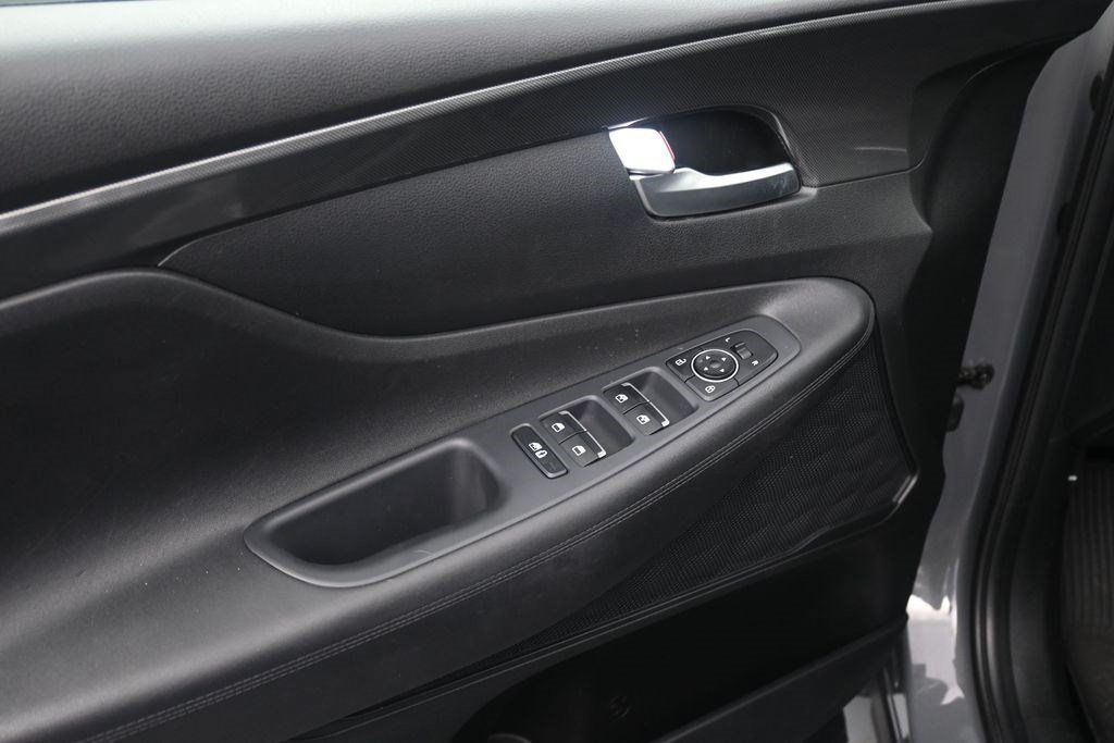 Used 2023 Hyundai Santa Fe SEL w/ Winter Weather Package FWD image 18