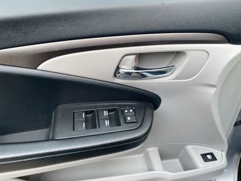 Used 2017 Honda Pilot LX image 17