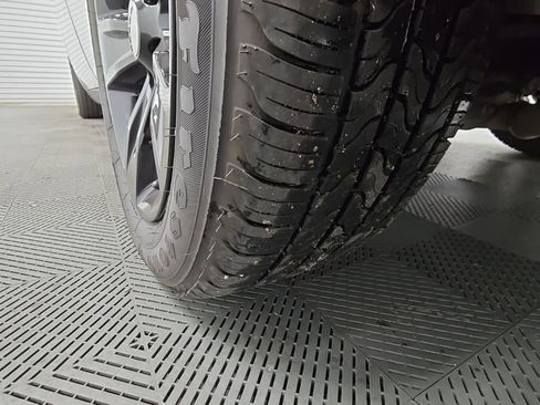 Used 2015 Dodge Challenger SXT image 35