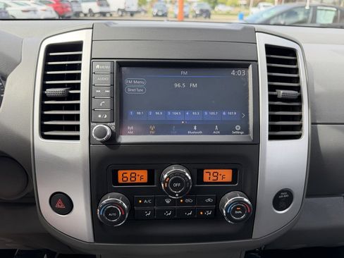 Used 2020 Nissan Frontier SV AWD/4WD image 17