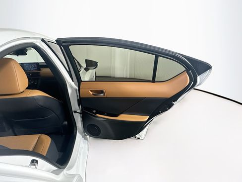 Used 2025 Lexus IS 350 F Sport RWD image 29