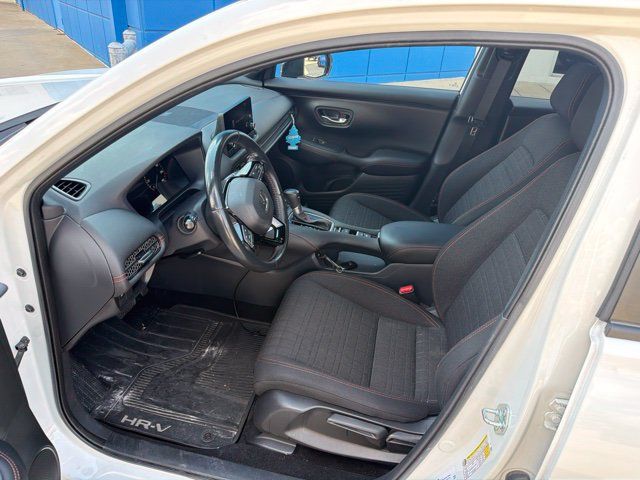 Certified 2025 Honda HR-V Sport image 11