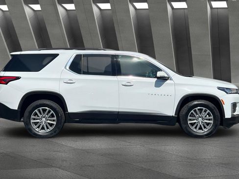 Certified 2023 Chevrolet Traverse LT image 3