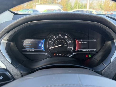 Used 2017 Lincoln MKZ Select w/ Technology Package image 26