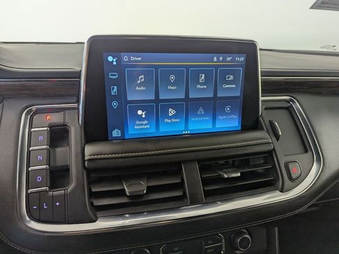 Used 2023 Chevrolet Suburban Premier image 9