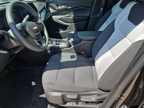 Used 2026 Chevrolet Trax LS FWD image 17