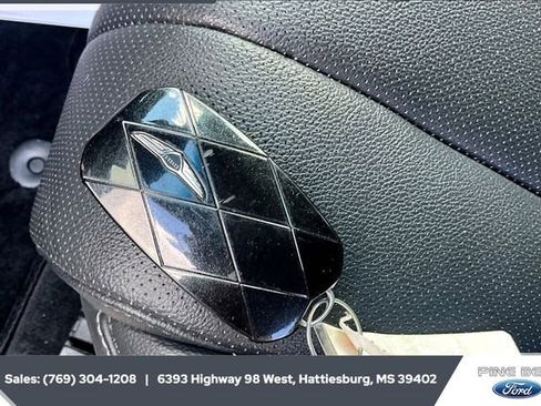 Used 2025 Genesis GV80 2.5T Standard image 9