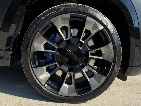 Used 2024 BMW XM image 71