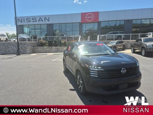 Certified 2025 Nissan Kicks SV FWD image 1