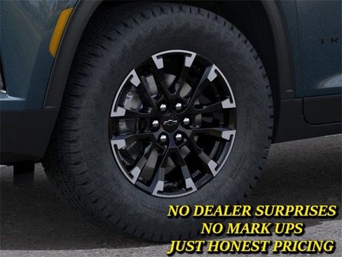 New 2026 Chevrolet Traverse Z71 w/ Driver Confidence Package image 9