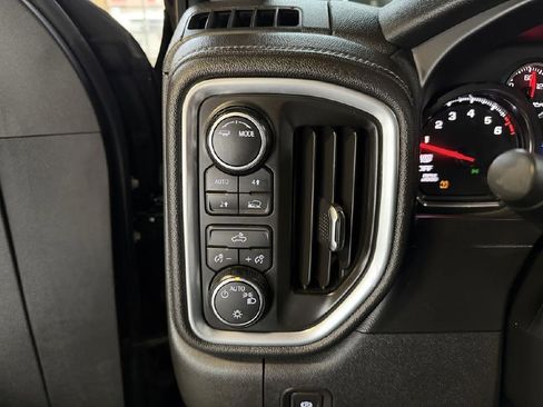 Used 2020 Chevrolet Silverado 1500 LT image 20