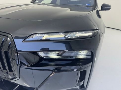 Used 2023 BMW 760i xDrive w/ Executive Package AWD/4WD image 17