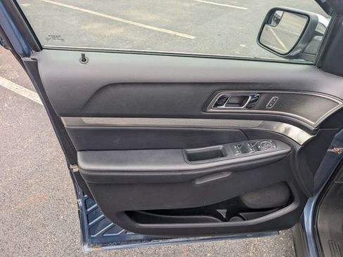 Used 2018 Ford Explorer XLT AWD/4WD image 15