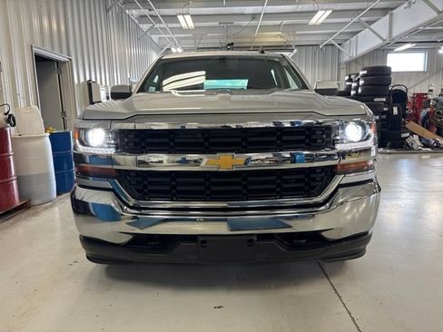 Used 2017 Chevrolet Silverado 1500 LT AWD/4WD image 7