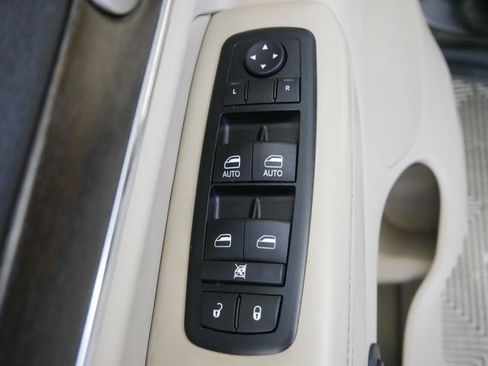 Used 2015 Jeep Grand Cherokee Limited w/ Luxury Group II RWD image 18