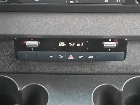 Used 2023 Mercedes-Benz Sprinter 2500 image 18