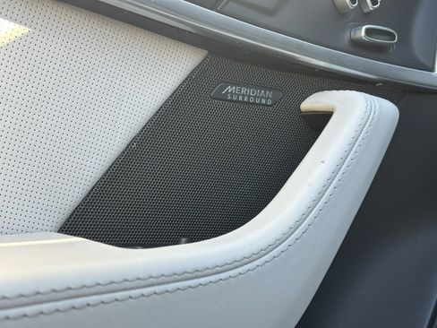 Used 2021 Jaguar F-TYPE R image 18