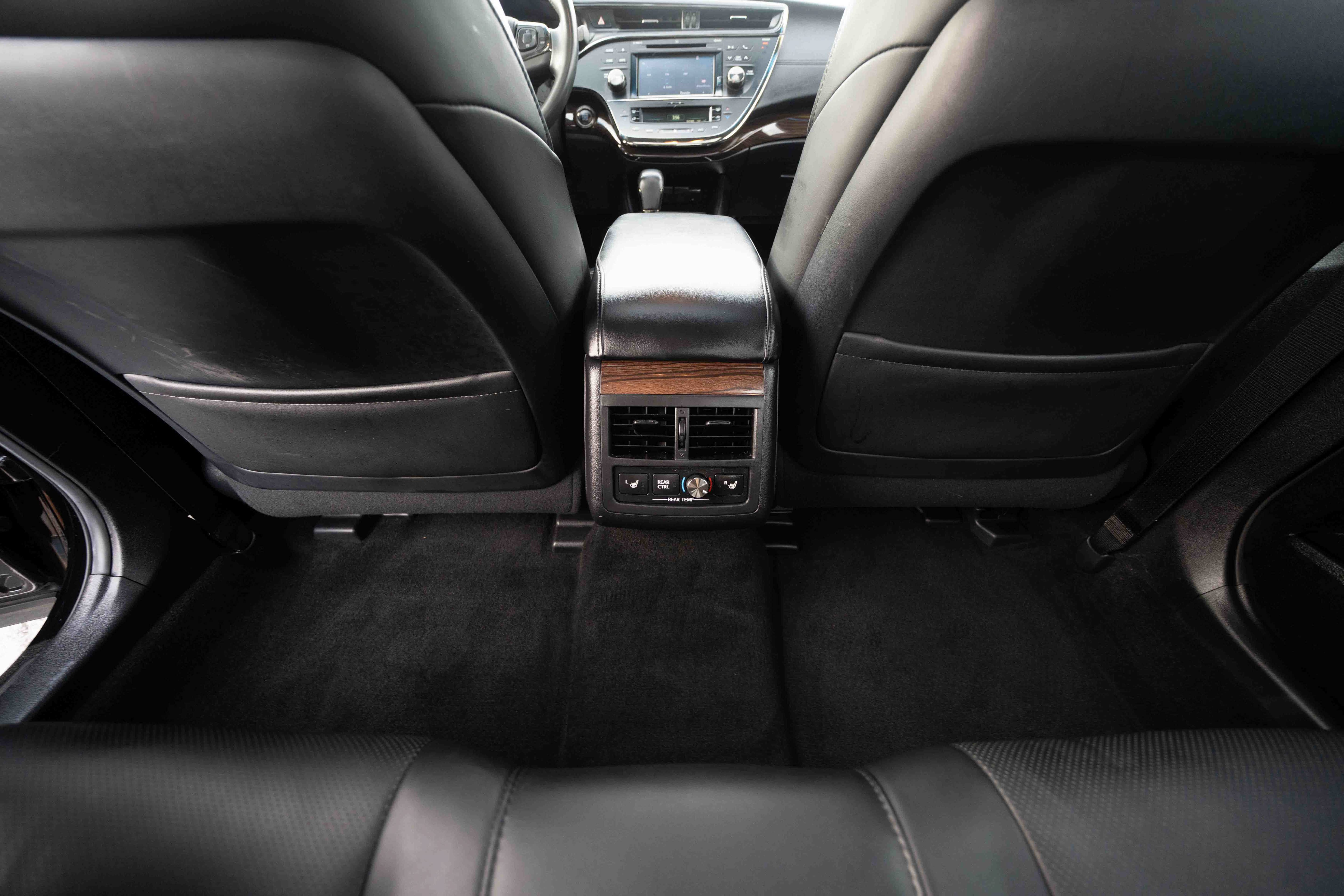 Used 2015 Toyota Avalon Limited FWD image 22