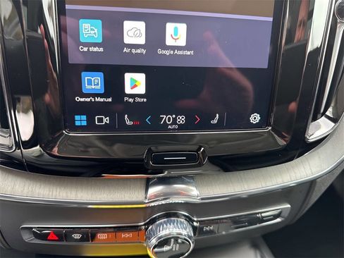 Used 2025 Volvo XC60 B5 Plus image 18