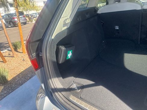 Used 2024 Volvo V60 B5 Cross Country Plus image 10