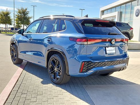 New 2026 Volkswagen Tiguan SE R-Line image 2