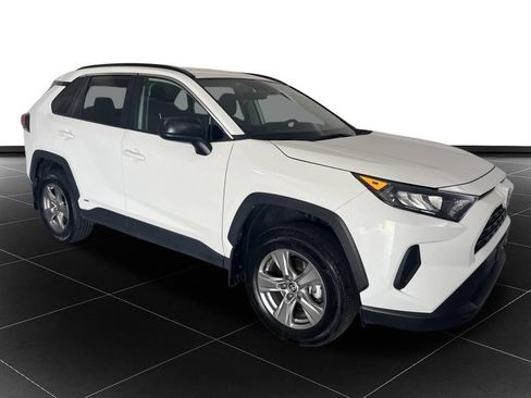 Used 2022 Toyota RAV4 LE AWD/4WD image 7
