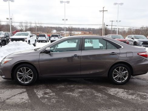 Used 2017 Toyota Camry SE image 23